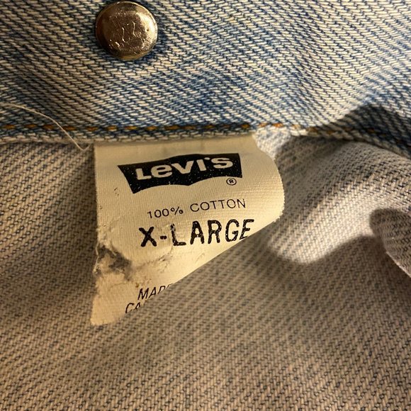 Vintage Levi's Lightwash Denim Jacket - Picture 6 of 10